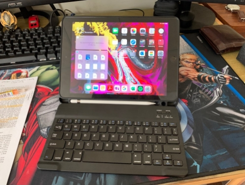 Mini Bluetooth iPad Pro Keyboard Slim SmartPhone Keyboard For iPad photo review