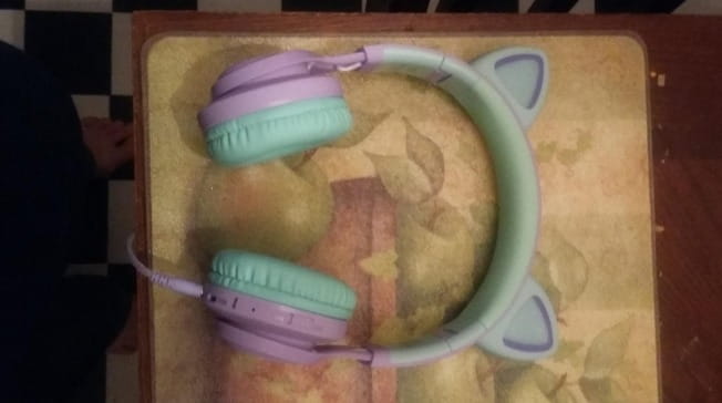 Wireless Headphones Cat Ear LED Light Up Kids Earphones photo review