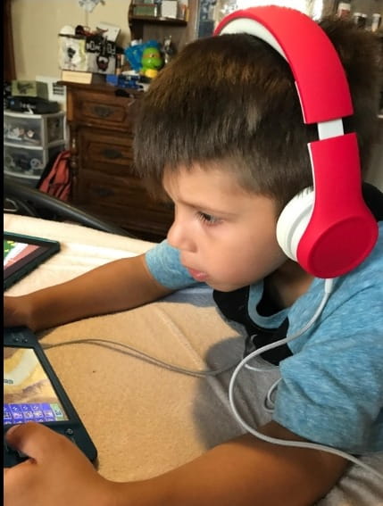 Wired Headphones Kids Headphones With Audio Sharing Port photo review