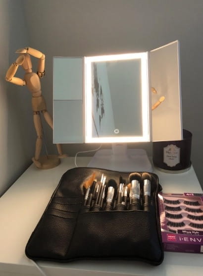 Lighted Mirror High Definition 72 LED Trifold Vanity Mirror With Lights photo review